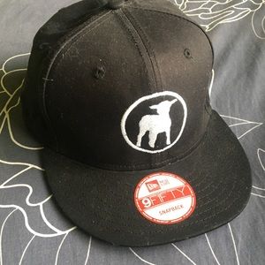 Black lamb SnapBack hat